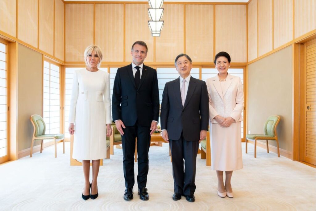 Emmanuel Macron and emperor Naruhito